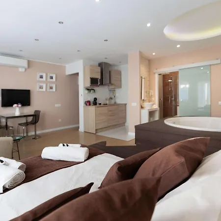 Perfect Romantic Getaway Cozy Retreat With Jacuzzi *