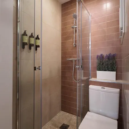 Perfect Romantic Getaway Cozy Retreat With Jacuzzi Barcelona
