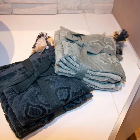 Perfect Romantic Getaway Cozy Retreat With Jacuzzi Lejlighed Barcelona